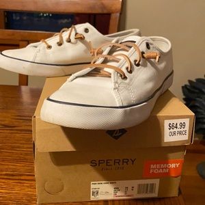 Sperry tennis shoes size 10 m white